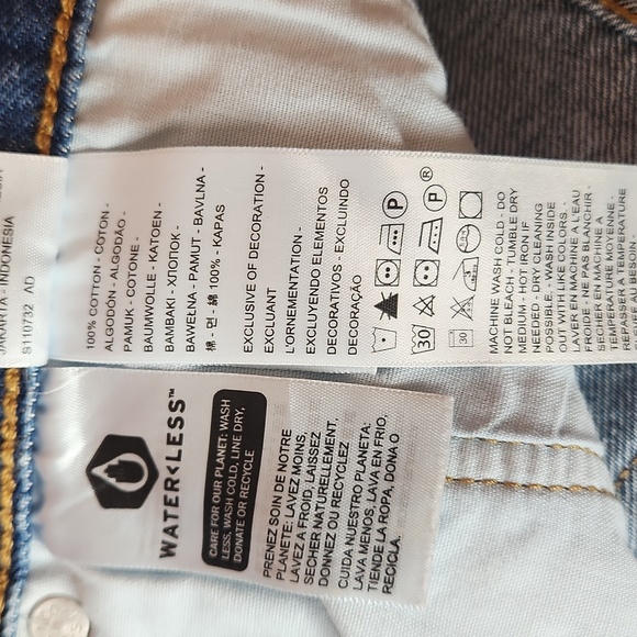 LEVI’S Women’s 501 Original Crop Distressed Denim Jeans, size 30x26 - Picture 9 of 16